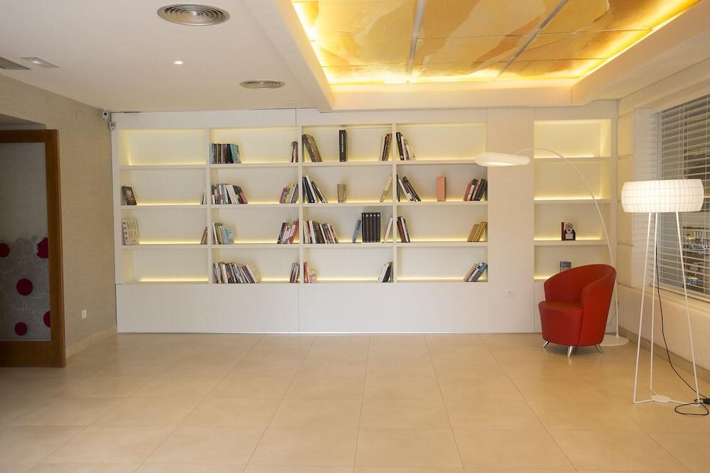 The Cookbook Gastro Boutique & Calpe